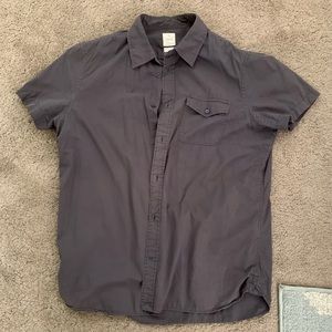 Gap short sleeve button down size L